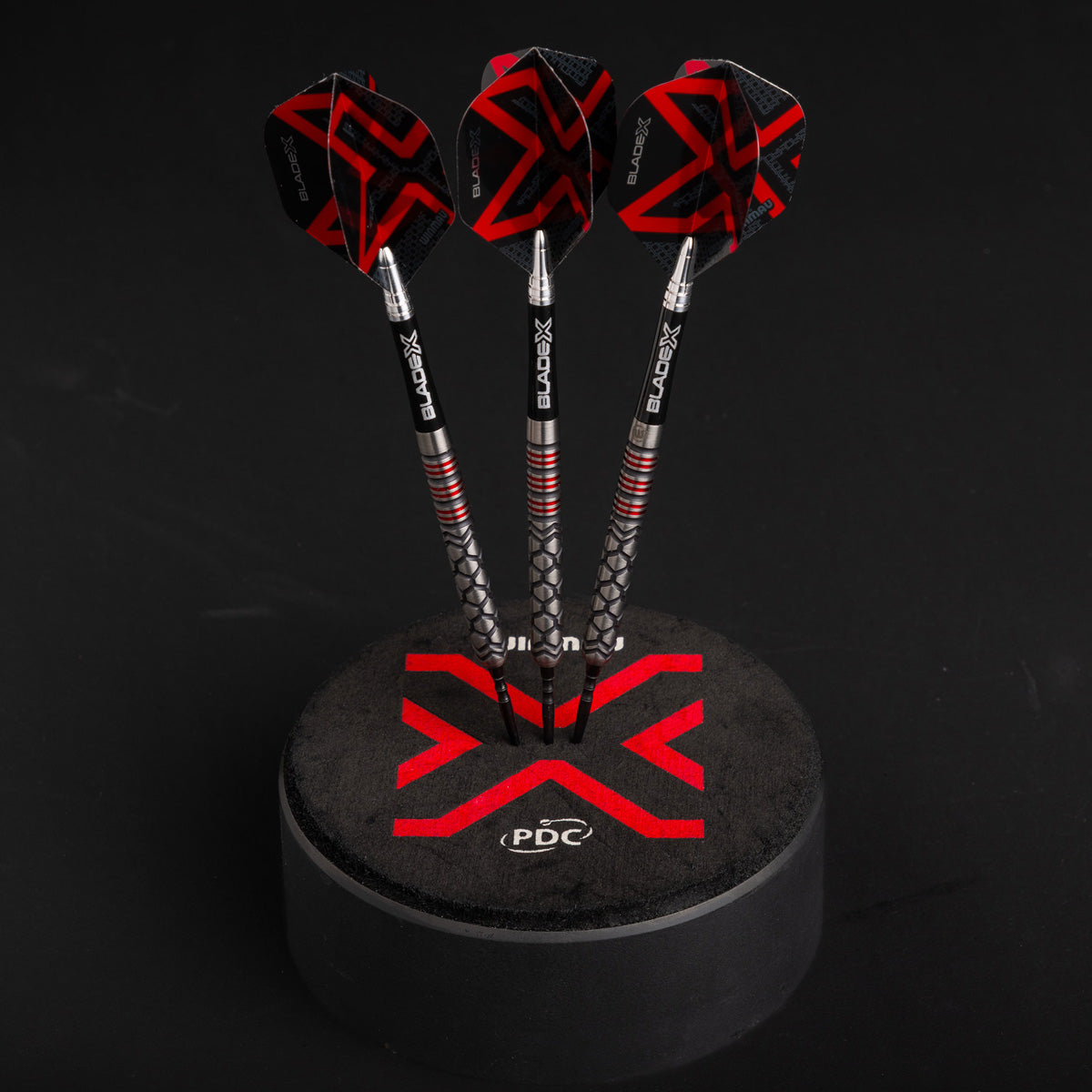 Winmau Blade X Prism Delta Metallic Black & Red Dart Flights