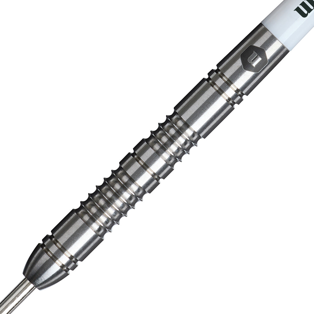 Greg Ritchie Steel Tip Darts close up image showing detailed grip patterns, machining, coating, and precision craftsmanship