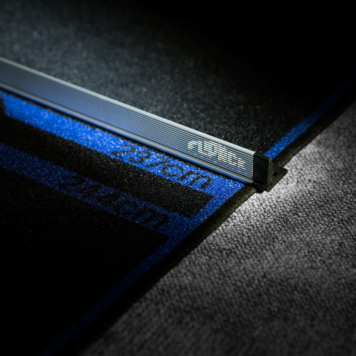Target Flip Kick Aluminium Foldable Oche