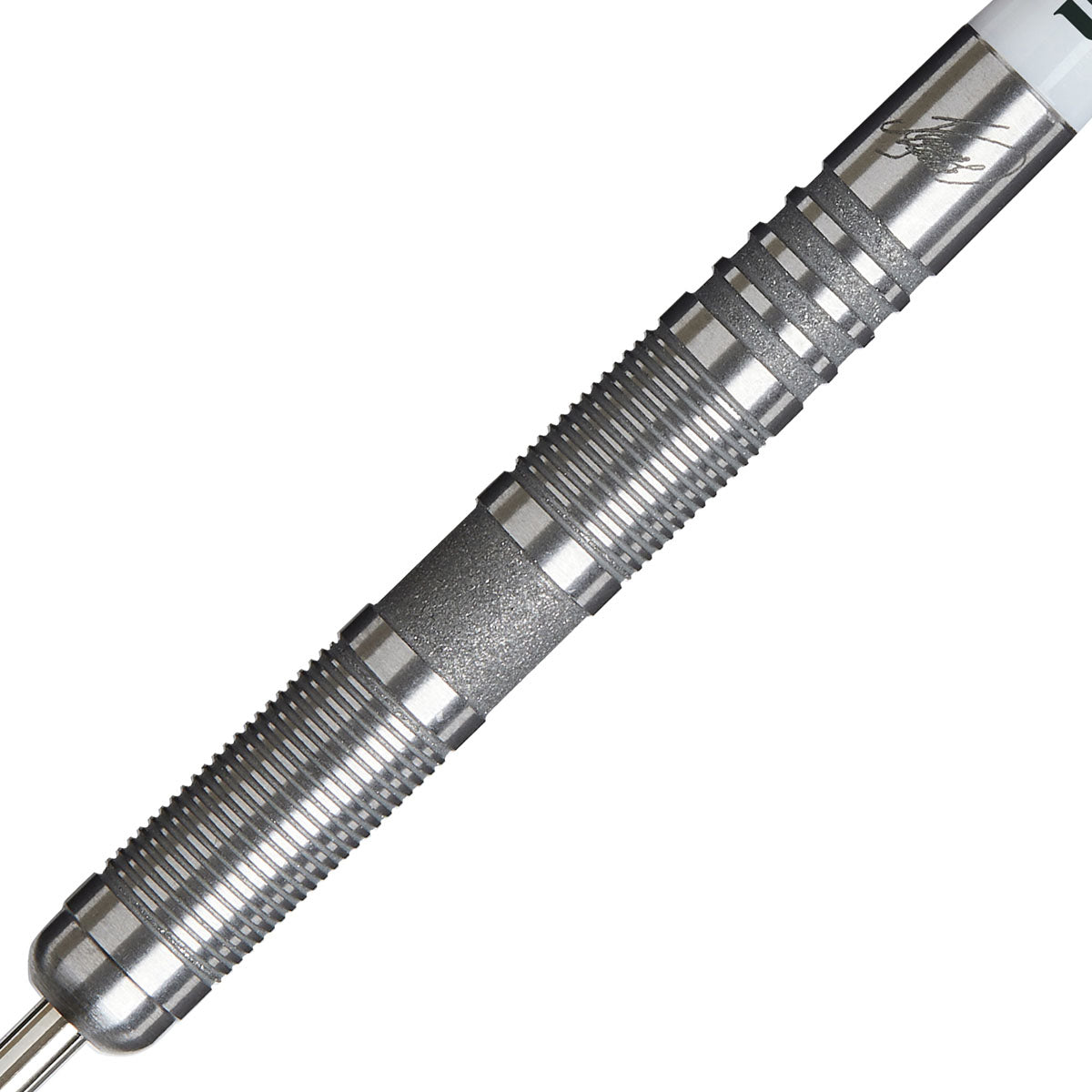James Wade The Machine 04 Steel Tip Darts close up image showing detailed grip patterns, machining, coating, and precision craftsmanship